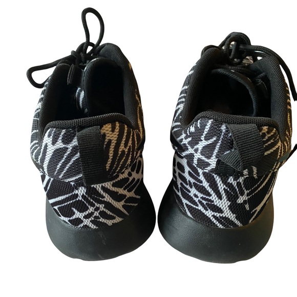 NIKE ROSHE RUN - Picture 3 of 7